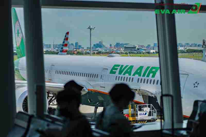 nâng hạng chuyến bay EVA Air có quá cảnh, nâng hạng vé EVA Air có quá cảnh, nâng hạng chuyến bay quá cảnh EVA Air, nâng cấp hạng ghế EVA Air khi quá cảnh, Đổi hạng vé EVA Air chuyến nối chuyến, nâng hạng EVA Air có quá cảnh