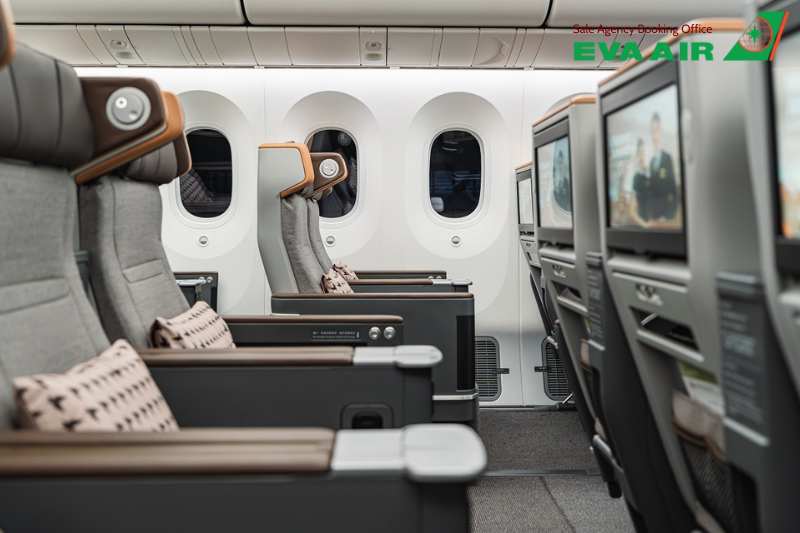 Upgrade vé EVA Air lên Premium Economy, nâng cấp vé EVA Air, nâng cấp lên hạng phổ thông cao cấp EVA Air, upgrade PE EVA Air, upgrade Premium Economy EVA Air, nâng lên Premium Economy EVA Air, cách nâng cấp Premium Economy EVA Air