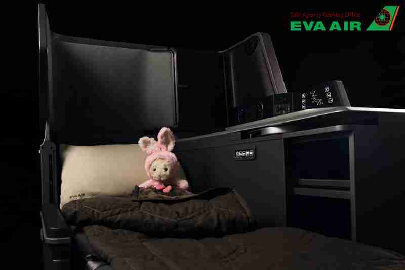chọn ghế miễn phí trên EVA Air,hạng vé EVA Air được chọn ghế miễn phí, Preferred Seat miễn phí EVA Air, ghế miễn phí tiêu chuẩn EVA Air, Ghế ưu tiên EVA Air, Ghế rộng chân EVA Air, Ghế cạnh cửa thoát hiểm EVA Air, Quyền lợi chọn ghế miễn phí EVA Air