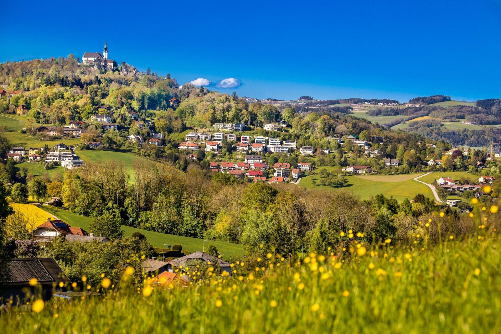 vé máy bay đi Linz giá rẻ